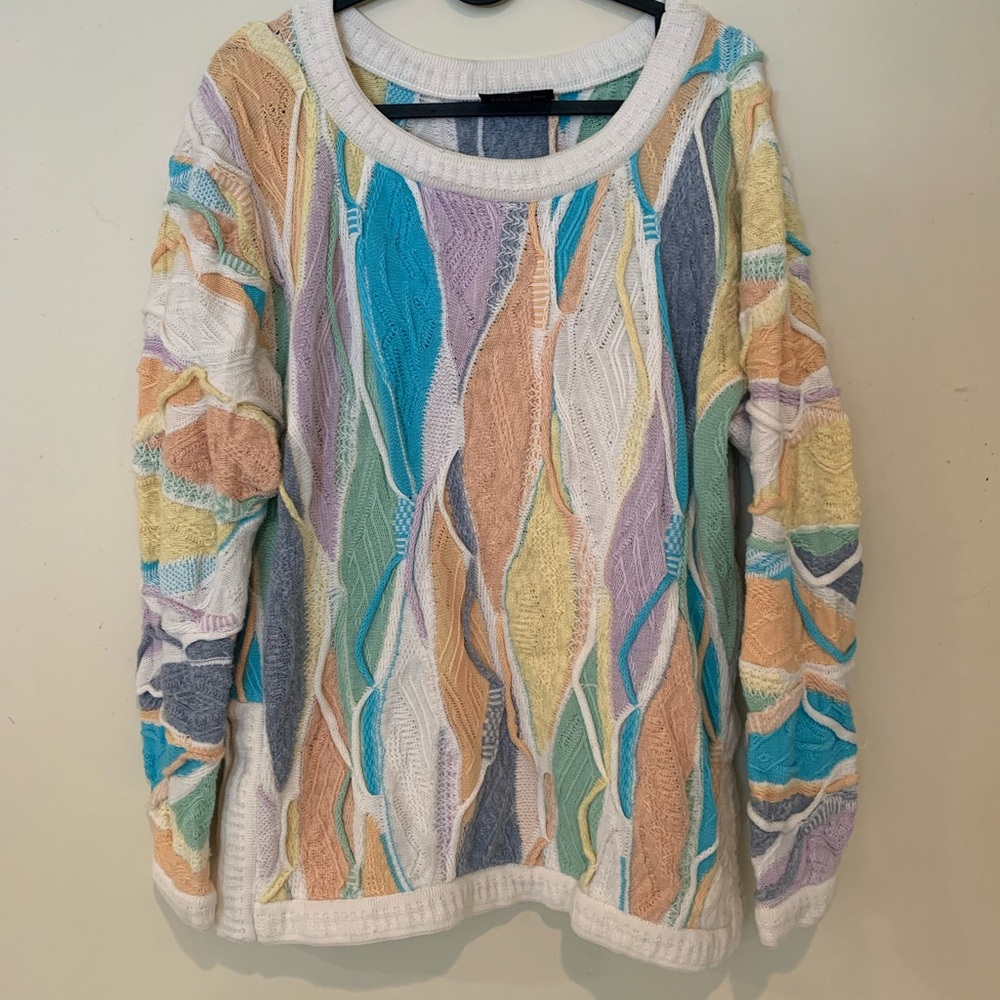 COOGI Pastel Crew Neck Sweater with Abstract Pattern Small